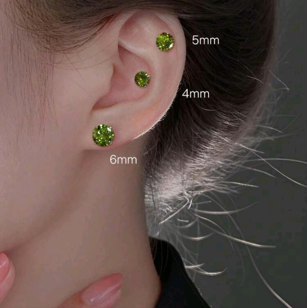 3 pairs of earrings 💚💚💚